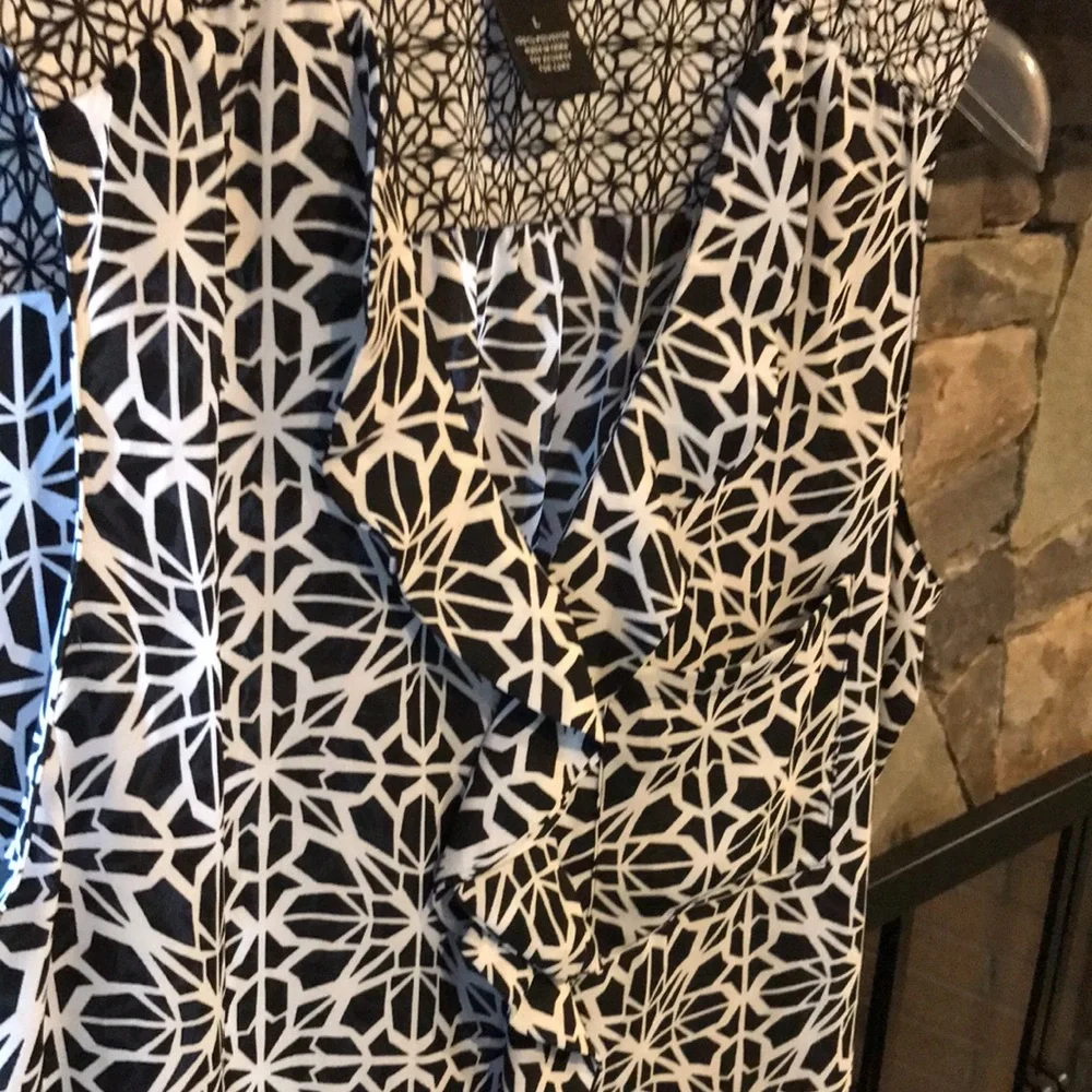 New Directions Ruffled Sleeveless Tank - Picture 3 of 10